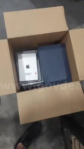 LOT OF 31 IPADS WITH CHARGING CABINET