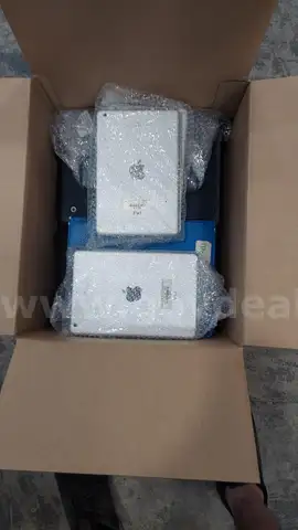 LOT OF 28 APPLE IPADS