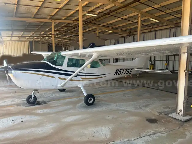 1978 Cessna 172N (tail N5175E)