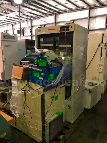 Lab Equipment (21 pcs)