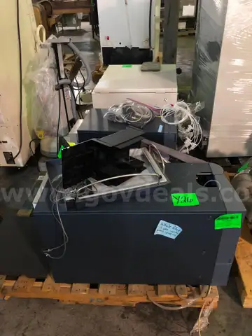 Lab Equipment (2 pcs)