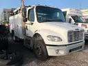 2009 Freightliner M2 106