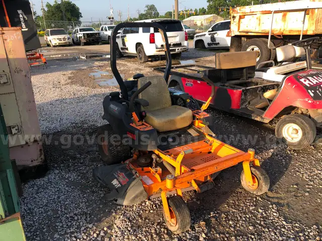 SCAG FREEDOMZ MOWING EQUIPMENT