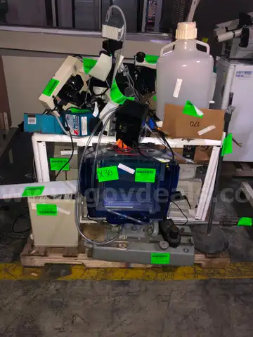 Lab Equipment (28 pcs)