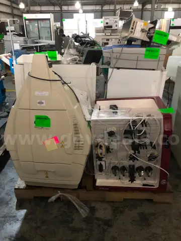 Lab Equipment (12 pcs)