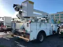 2002 International 4700 WITH VERSALIFT ATTACHED