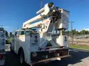 2002 International 4700 WITH VERSALIFT ATTACHED