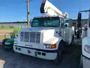 2002 International 4700 WITH VERSALIFT ATTACHED