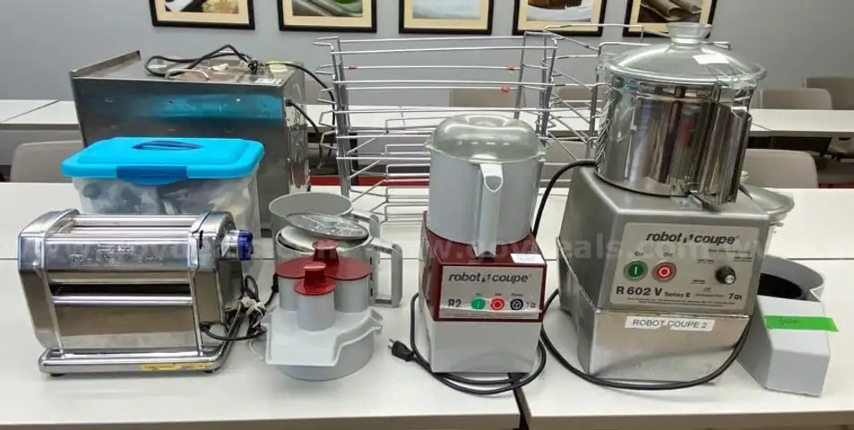 6Qt Food Processor / Omcam Pasta Machine/ Dehydrator/ Robot coupe/ Misc accessories