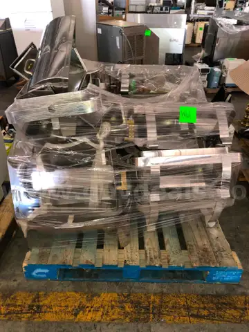 Serving dish pallet