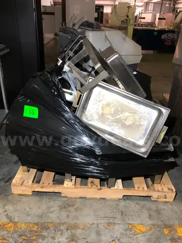 Serving dish pallet