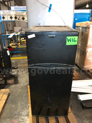 Refrigerator