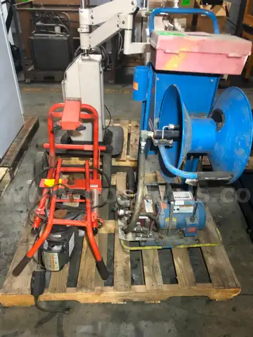 Plumbing Equipment (2pcs)