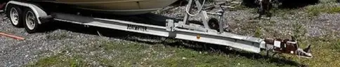 2007 Boston Whaler Boat 19&#x27; 8&#x22; w/Trailer