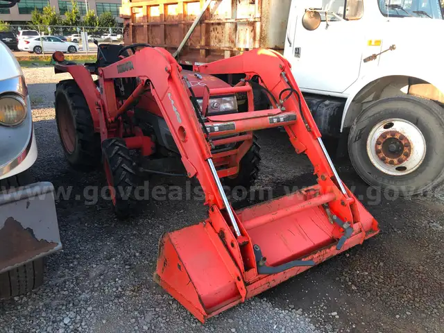 KUBOTA TRACTOR