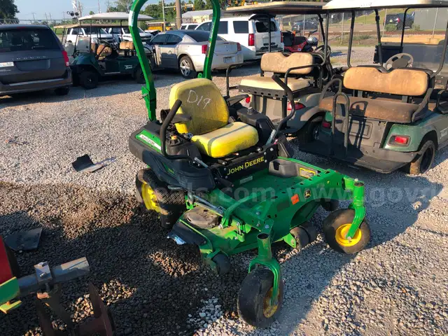 JOHN DEERE ZERO TURN MOWER