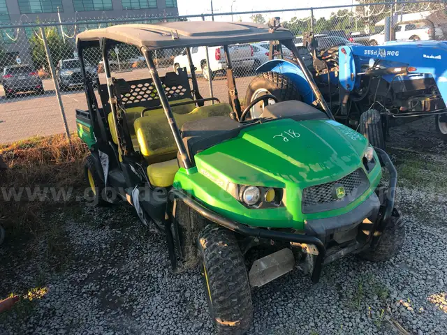 JOHN DEERE MOTORIZED CART