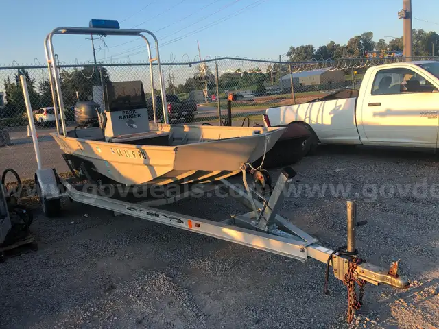 2004 SEA ARK BOAT W/TRAILER &#x26; MOTOR