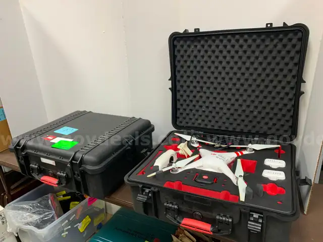 Drones, DJI Phantom (2 pcs)