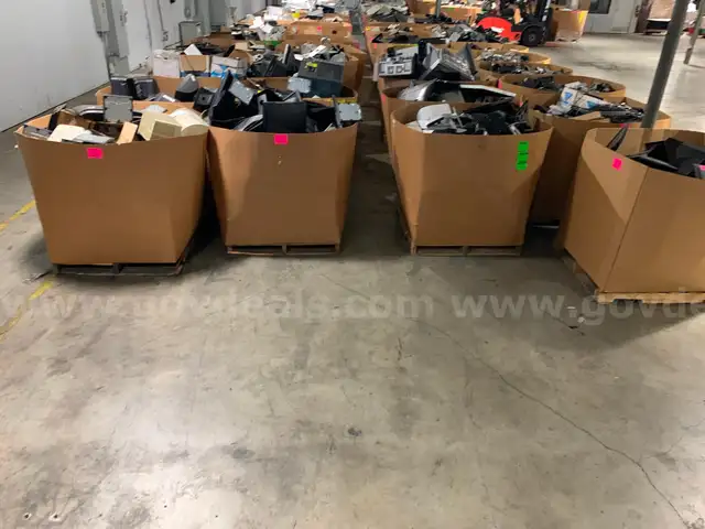1 Lot (48 Pallets) of monitors, accessories and other electronics