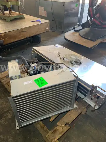 WALK IN COOLER (2 PALLETS)