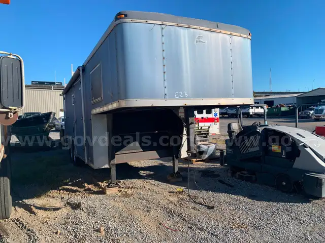 GOOSENECK TRAILER