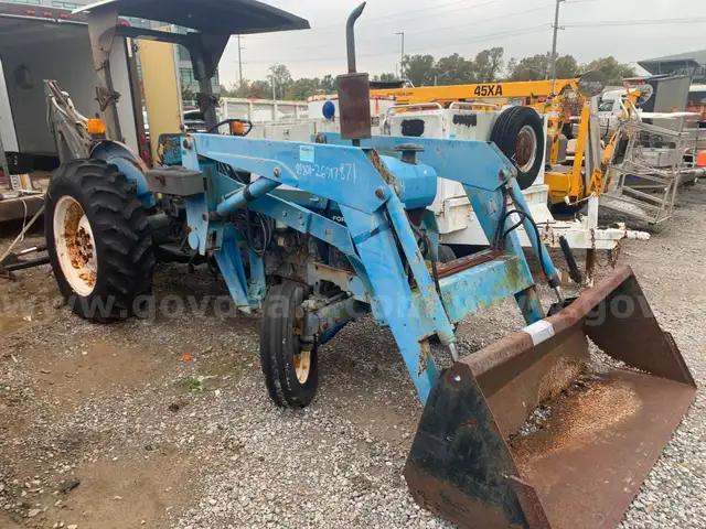 TRACTOR WITH FRONT END LOADER AND BACKHOE