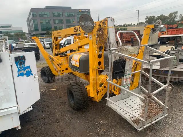 BIL-JAX INDUSTRIAL LIFT