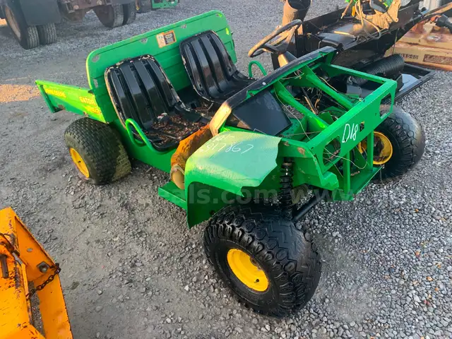 JOHN DEERE MOTORIZED CART