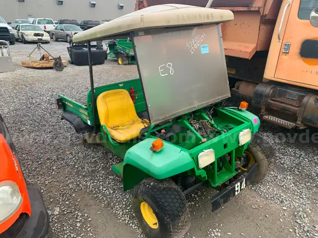 JOHN DEERE MOTORIZED CART