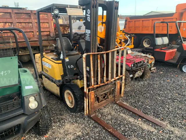 FORKLIFT