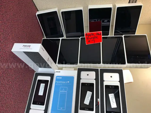 Apple iPad Bundle #7 (13 pcs)