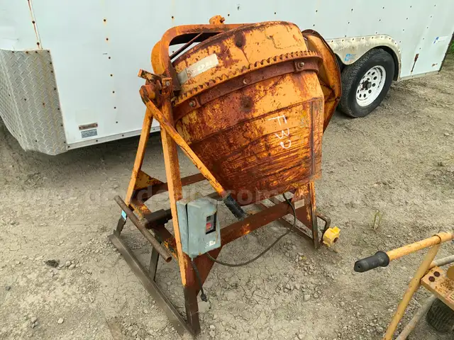 CONCRETE MIXER