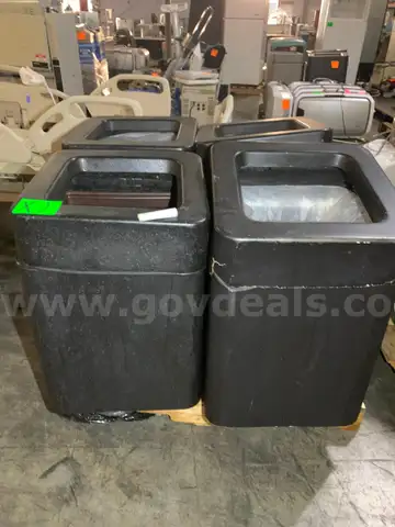Garbage Containers (4 pcs)