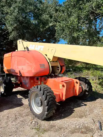 Genie Articulating Lift