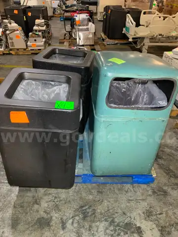 Waste Receptacles, Outdoor (4 pcs)