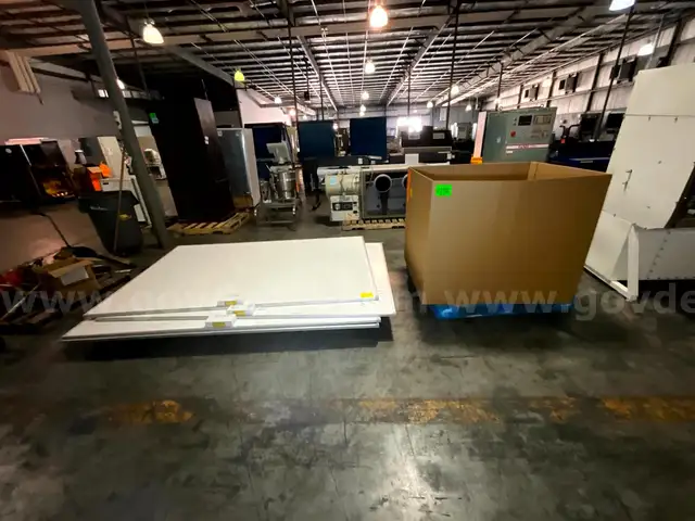 Projection Equipment (2 pallets)