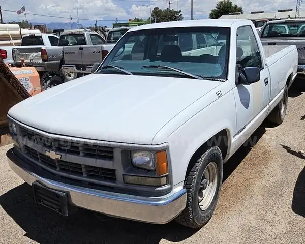1998 Chevrolet C/K 1500 Reg. Cab 8-ft. Bed 2WD