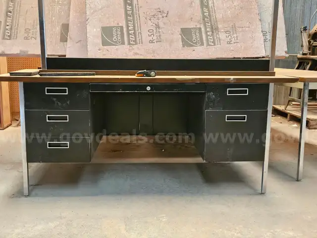 Metal 6 drawer desk