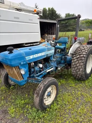 3910 Ford Diesel Tractor