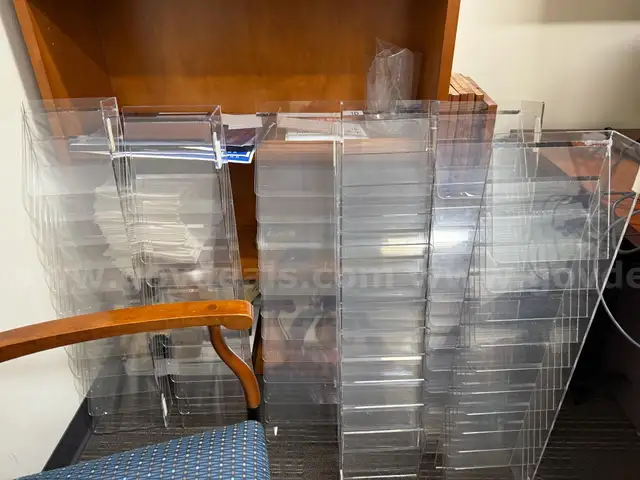 7 acrylic 11 slot shelf display