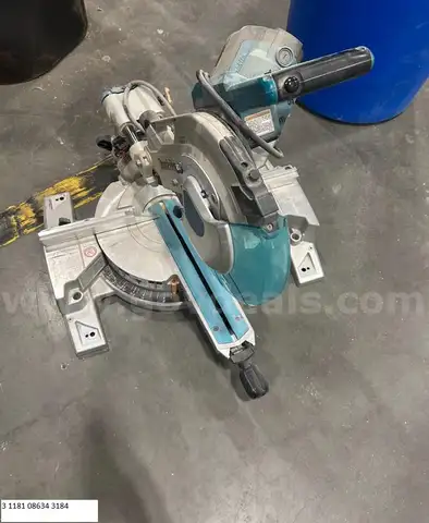 Miter Saw - works