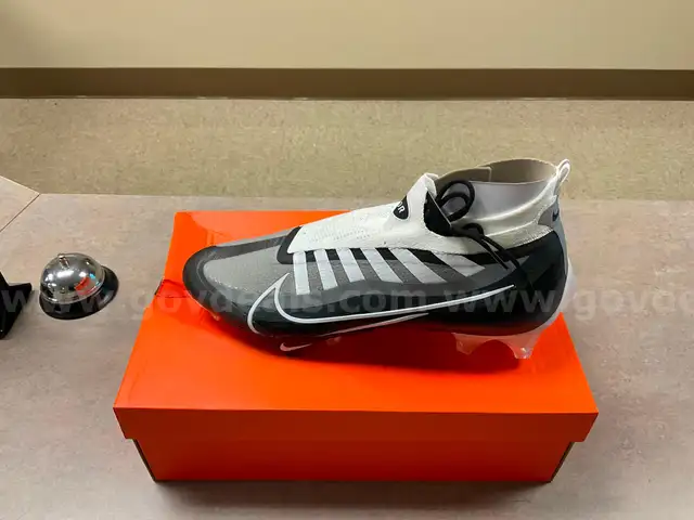 Nike Cleats (10 Pairs of Assorted Styles and Sizes) *PIM Supply Room*