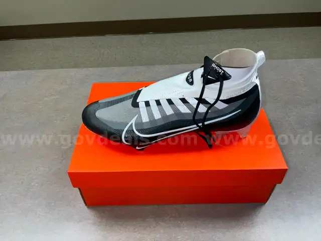 Nike Cleats - 11 (PIM Supply Room)