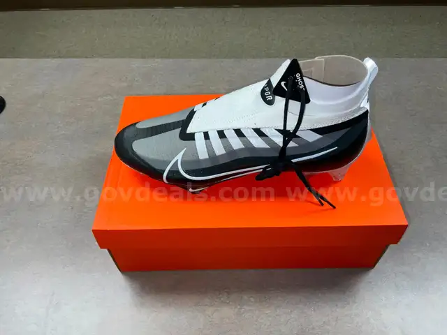 Nike Cleats - 11.5 (PIM Supply Room)