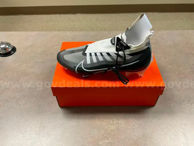 Nike Cleats - 11 (PIM Supply Room)