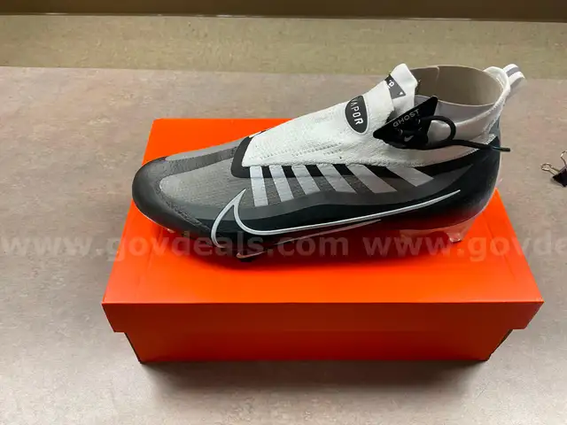 Nike Cleats - 11 (PIM Supply Room)
