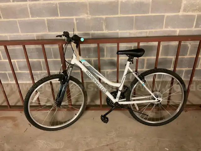Roadmaster Bicycle (PLEASE NOTE FIRM INSPECTION/REMOVAL DATES - ONLY 3 DAYS FOR REMOVAL)