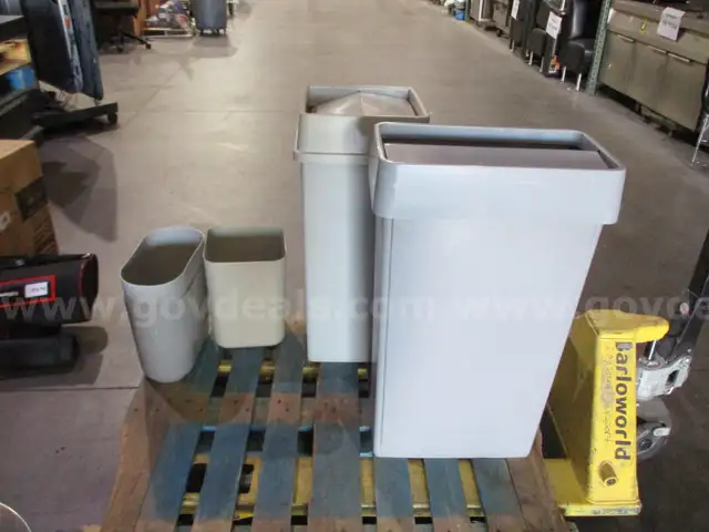 Garbage Cans (8)