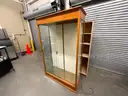Display Cabinet - * PIM Dock *